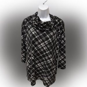 NWT Robert Louis Flowy Top.